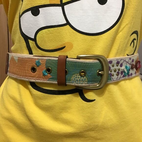 Fossil Embroidered Statement Belt Tea Button Belt Size Large - Picture 2 of 5